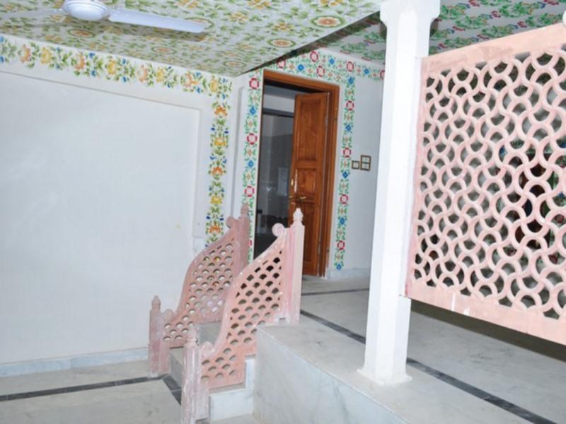 Hotel Suroth Mahal Luharu ภายนอก รูปภาพ